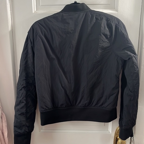 Lululemon reversible non-stop bomber insulated - Picture 3 of 9